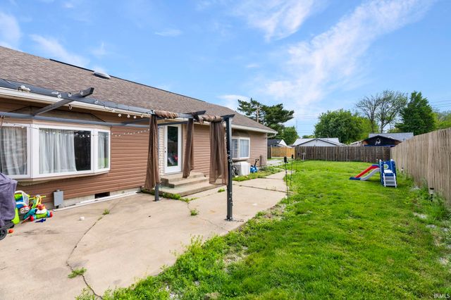 821 N East Street, Tipton, IN 46072
