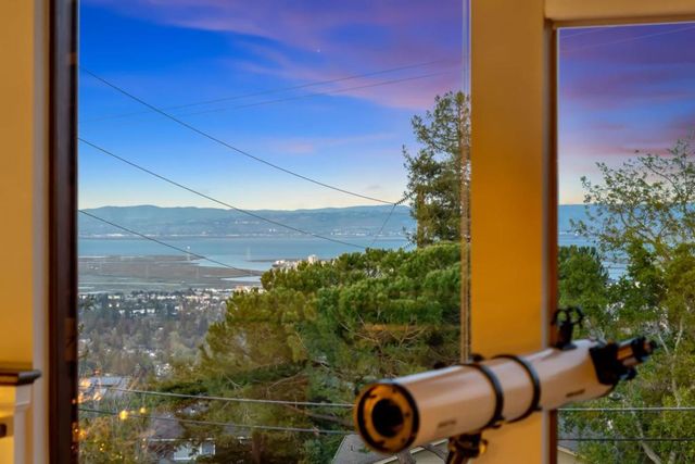 720 Temescal Way, Redwood City, CA 94062