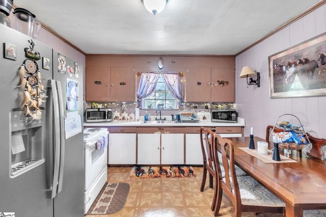 18 Gossett Street, Laurens, SC 29360