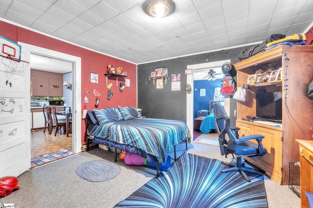 18 Gossett Street, Laurens, SC 29360