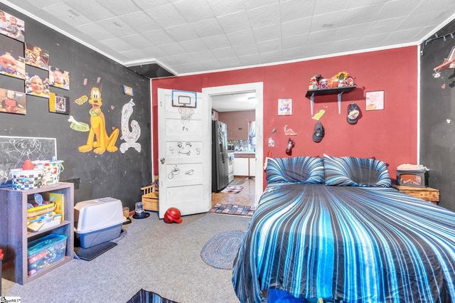 18 Gossett Street, Laurens, SC 29360