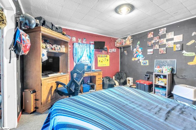 18 Gossett Street, Laurens, SC 29360