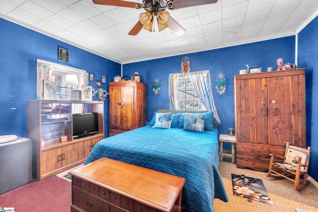 18 Gossett Street, Laurens, SC 29360