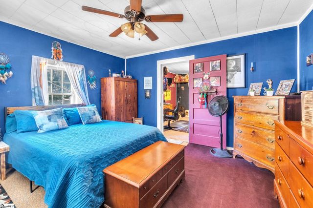 18 Gossett Street, Laurens, SC 29360