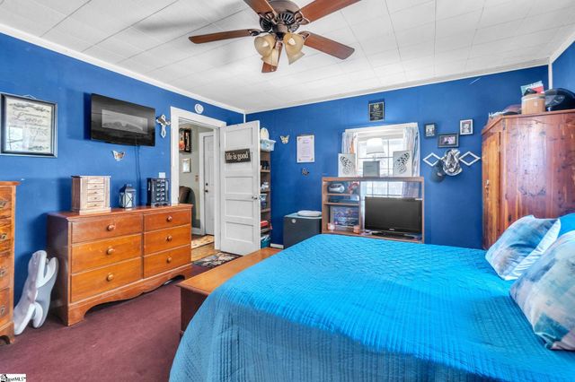 18 Gossett Street, Laurens, SC 29360