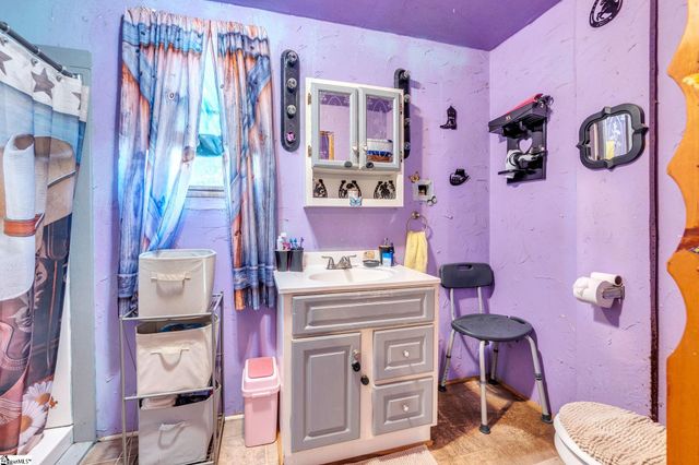 18 Gossett Street, Laurens, SC 29360