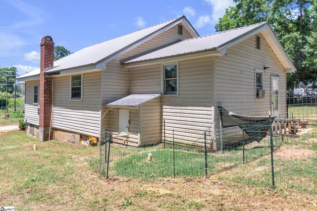18 Gossett Street, Laurens, SC 29360