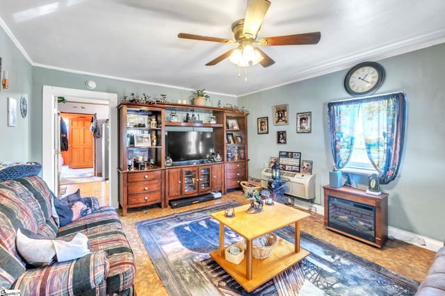 18 Gossett Street, Laurens, SC 29360
