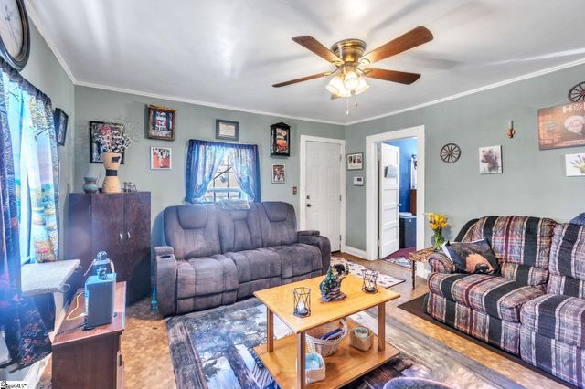 18 Gossett Street, Laurens, SC 29360