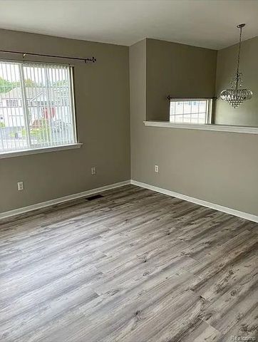 1021 Timber Ridge Court 374, Grand Blanc, MI 48439