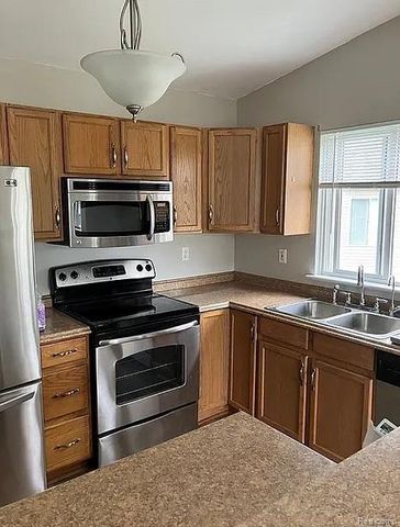 1021 Timber Ridge Court 374, Grand Blanc, MI 48439