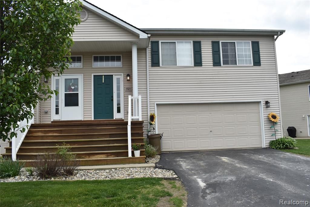 1021 Timber Ridge Court 374, Grand Blanc, MI 48439