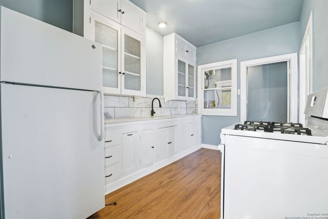 438 W Kings Hwy Apt 4, San Antonio, TX 78212