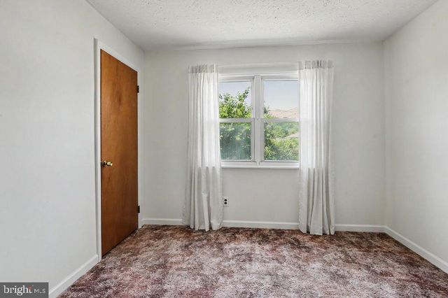 900 GARNET RD, Wilmington, DE 19804