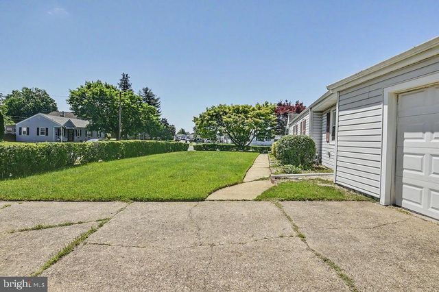 900 GARNET RD, Wilmington, DE 19804