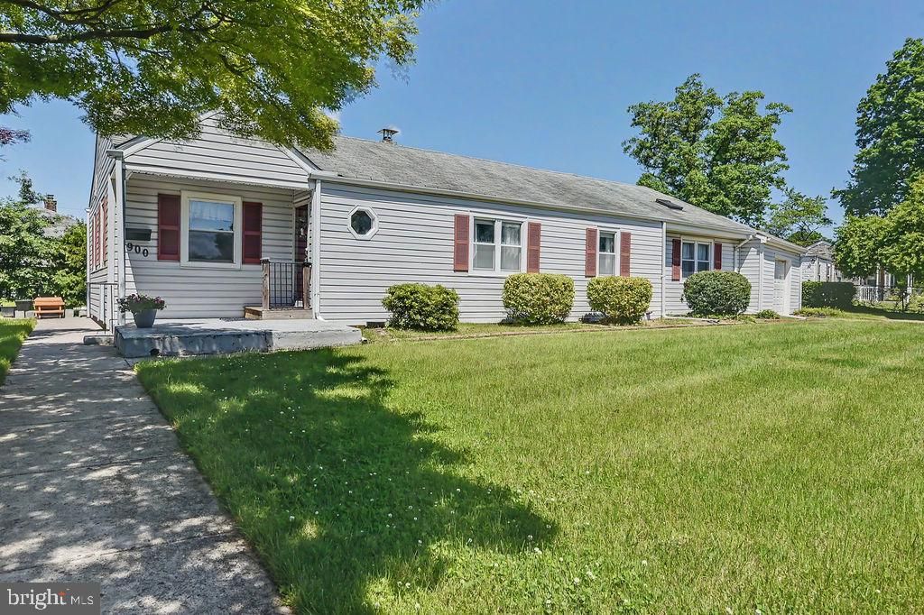 900 GARNET RD, Wilmington, DE 19804