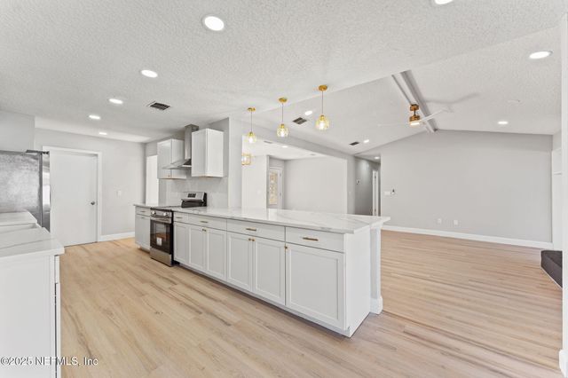 804 LIGHTWOOD Court, Orange Park, FL 32065