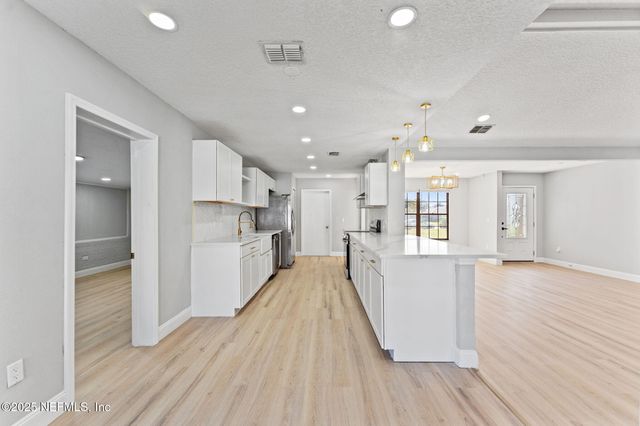 804 LIGHTWOOD Court, Orange Park, FL 32065