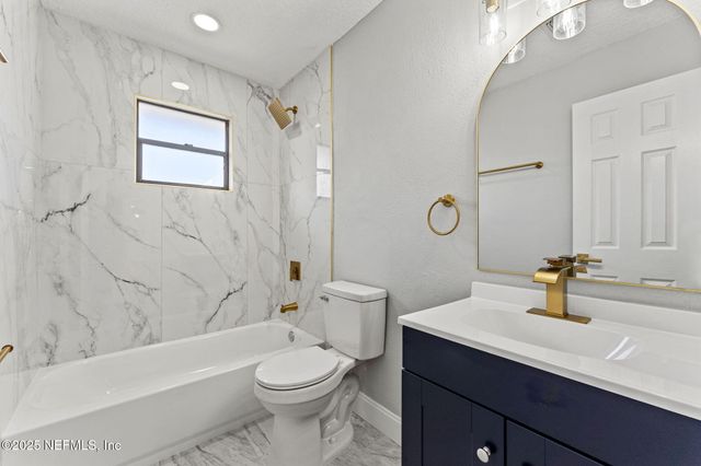 804 LIGHTWOOD Court, Orange Park, FL 32065