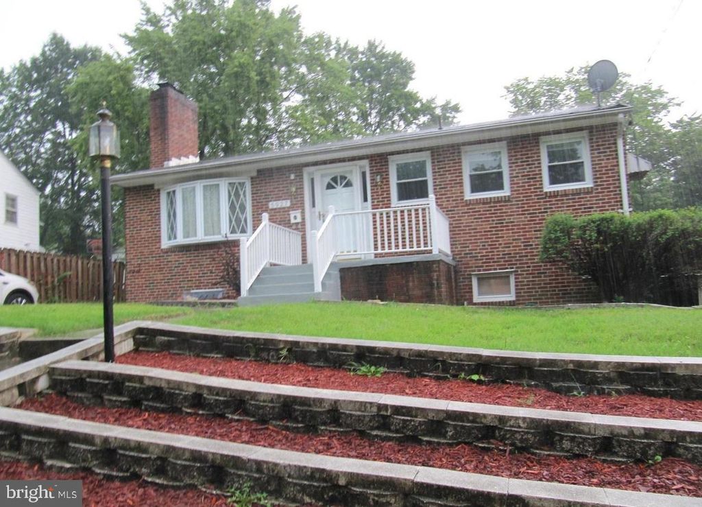 5927 NATASHA DR, College Park, MD 20740