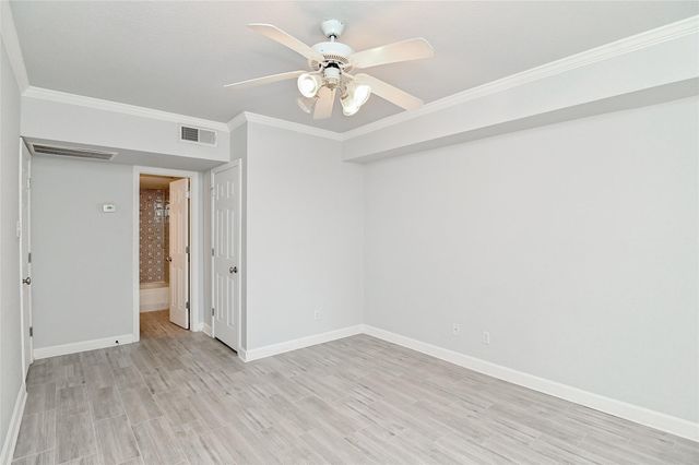 4515 Briar Hollow Place 112, Houston, TX 77027