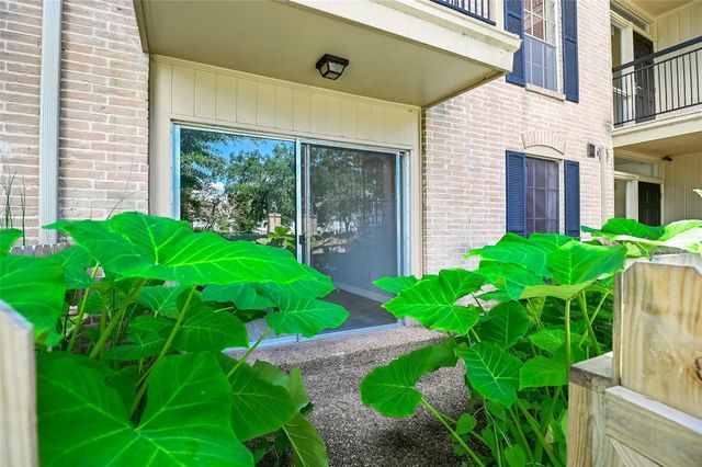 4515 Briar Hollow Place 112, Houston, TX 77027