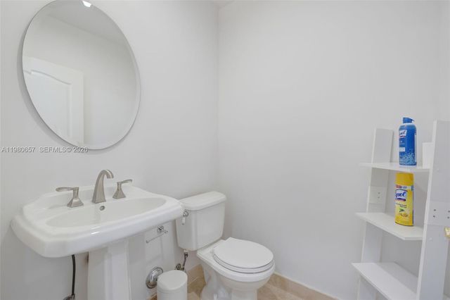 18450 NE 30th Place, Aventura, FL 33160