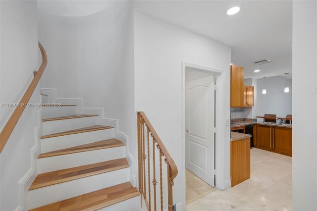 18450 NE 30th Place, Aventura, FL 33160