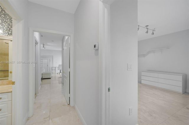 18450 NE 30th Place, Aventura, FL 33160