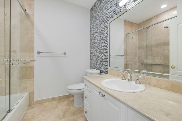 18450 NE 30th Place, Aventura, FL 33160