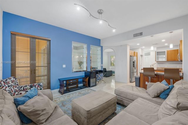 18450 NE 30th Place, Aventura, FL 33160