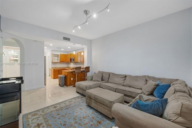 18450 NE 30th Place, Aventura, FL 33160