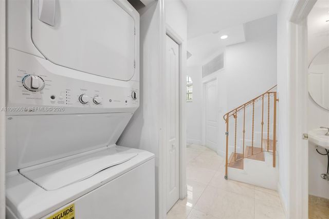 18450 NE 30th Place, Aventura, FL 33160