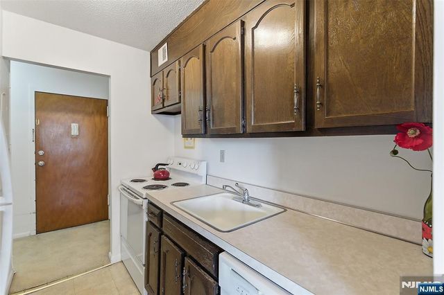 125 Prospect Avenue 5B, Hackensack, NJ 07601