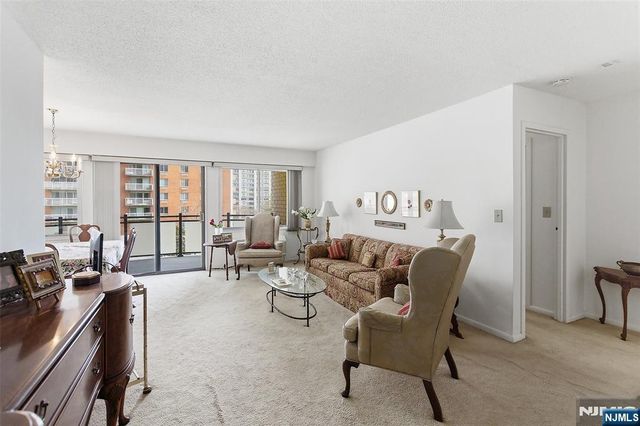 125 Prospect Avenue 5B, Hackensack, NJ 07601