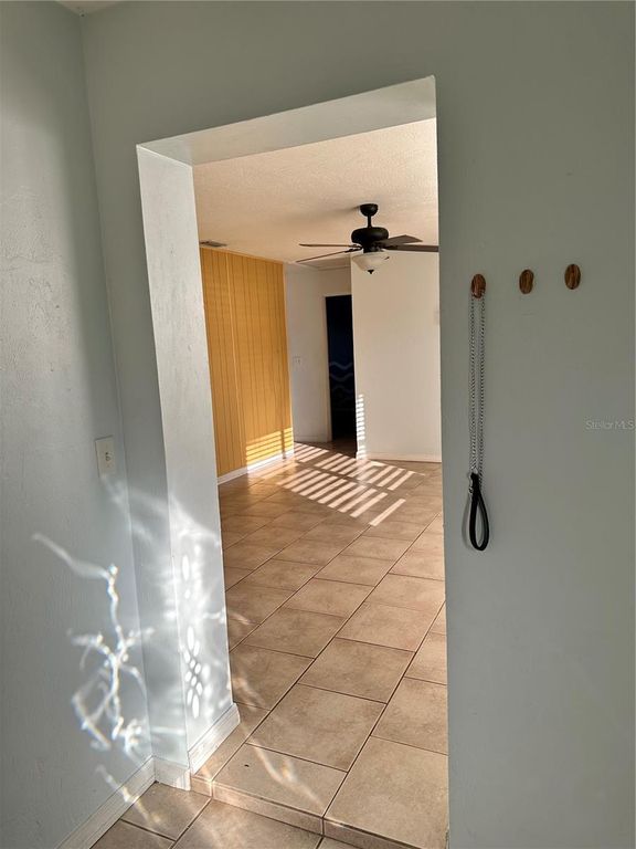 Image 3 of property listing at 2627 QUEEN PALM DRIVE, Edgewater, FL 32141