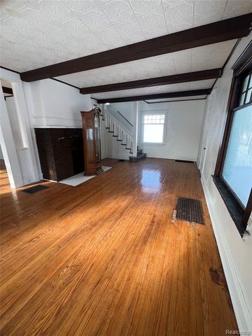 3137 S Washington Avenue, Saginaw, MI 48601