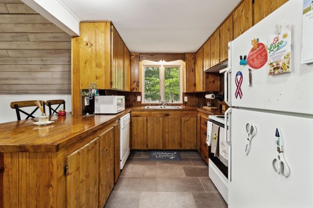 404 Duke Cir, Lancaster, TN 38569