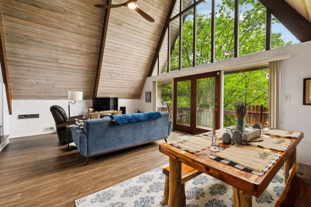 404 Duke Cir, Lancaster, TN 38569