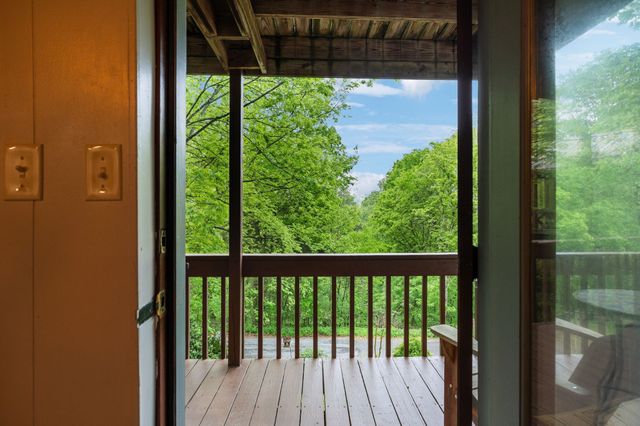 404 Duke Cir, Lancaster, TN 38569