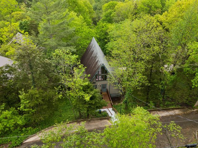 404 Duke Cir, Lancaster, TN 38569