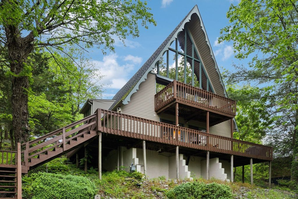 404 Duke Cir, Lancaster, TN 38569