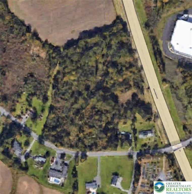 5043 Chapmans Road, South Whitehall Twp, PA 18104