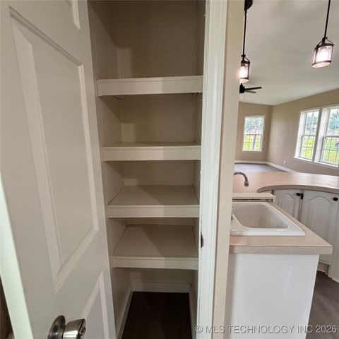 18350 E 615 Road, Inola, OK 74036