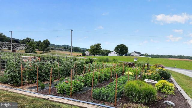967 FARMDALE RD, Mount Joy, PA 17552