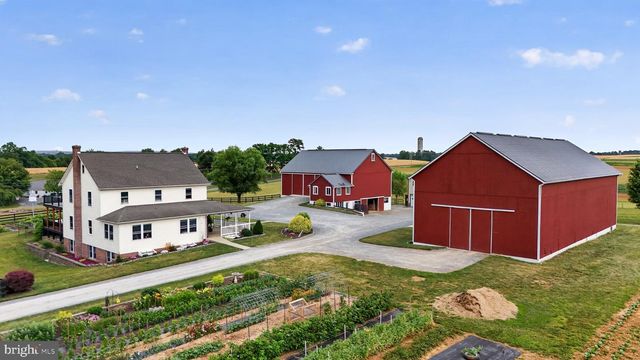 967 FARMDALE RD, Mount Joy, PA 17552