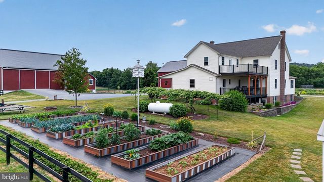 967 FARMDALE RD, Mount Joy, PA 17552