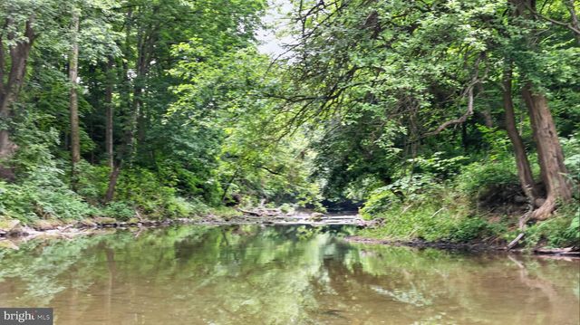967 FARMDALE RD, Mount Joy, PA 17552