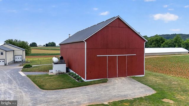 967 FARMDALE RD, Mount Joy, PA 17552