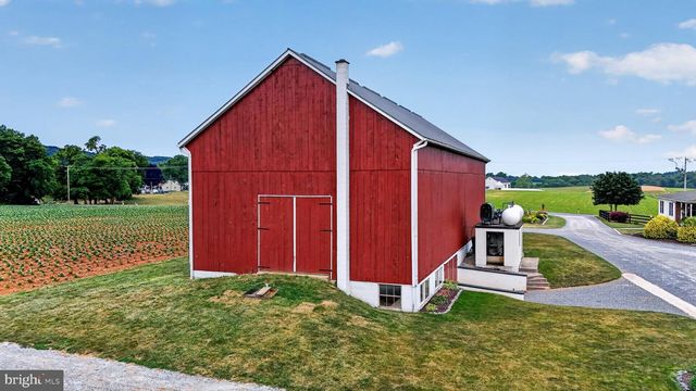 967 FARMDALE RD, Mount Joy, PA 17552